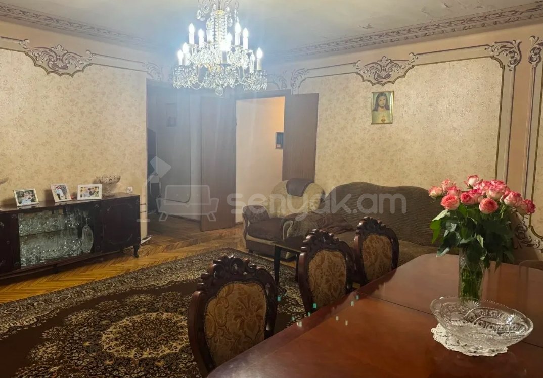 3 Սենյականոց Բնակարան Քարե Շենքում, 100քմ, 2/5 հարկ, Պետական Վիճակում