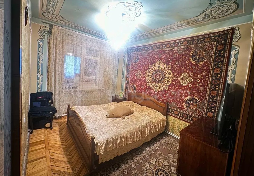 3 Սենյականոց Բնակարան Քարե Շենքում, 100քմ, 2/5 հարկ, Պետական Վիճակում