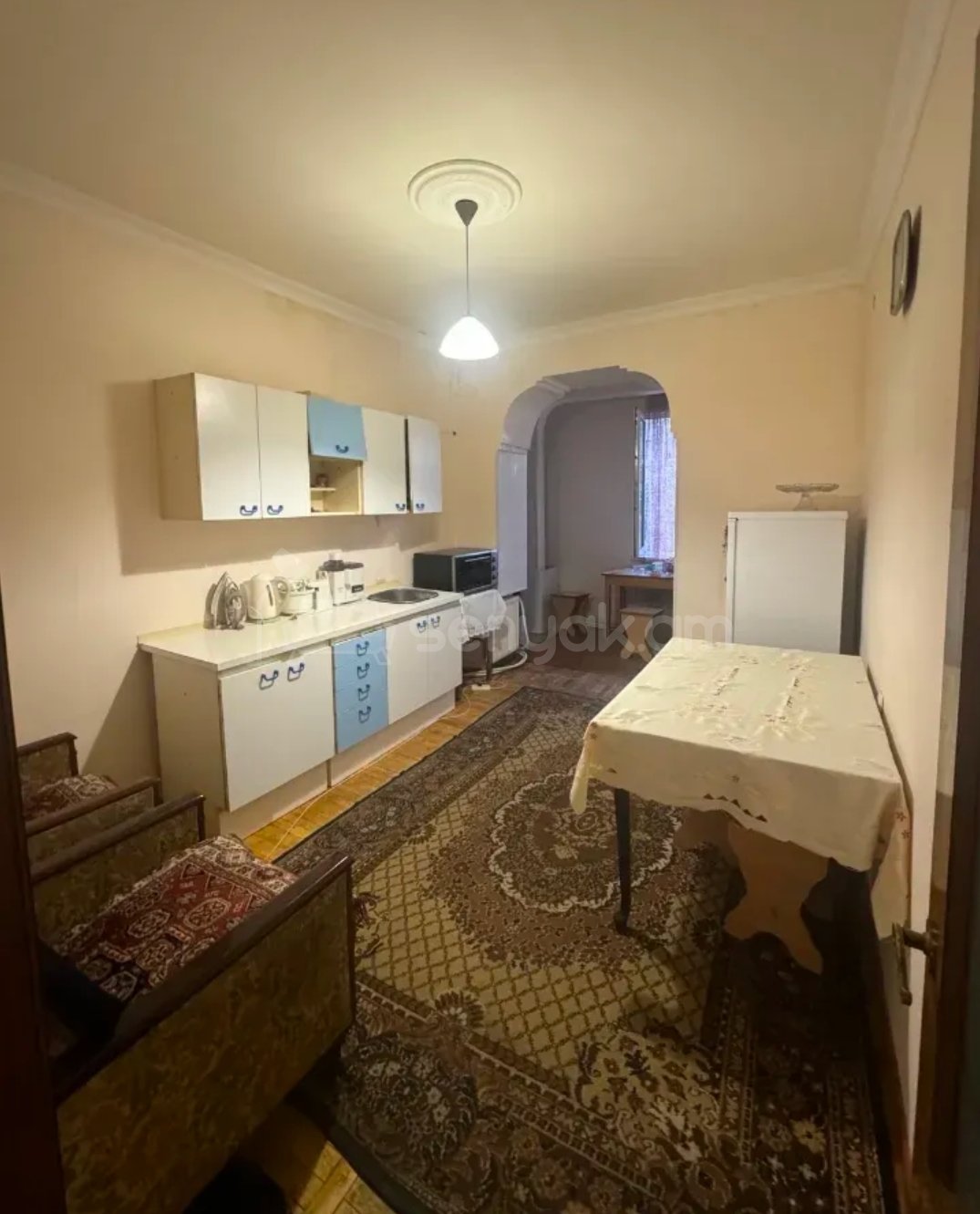 3 Սենյականոց Բնակարան Քարե Շենքում, 100քմ, 2/5 հարկ, Պետական Վիճակում