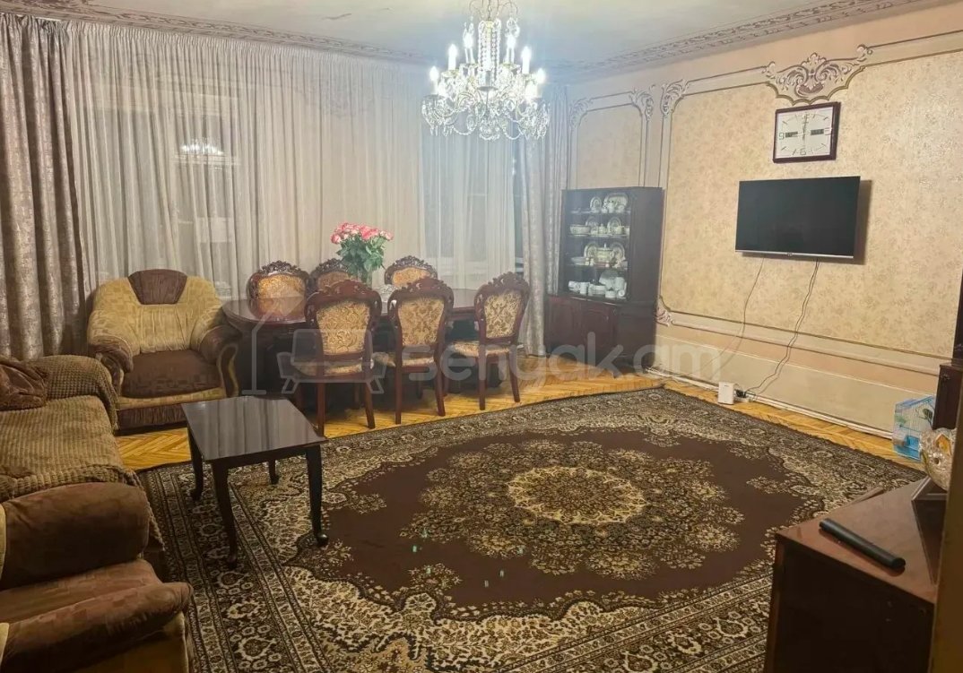 3 Սենյականոց Բնակարան Քարե Շենքում, 100քմ, 2/5 հարկ, Պետական Վիճակում