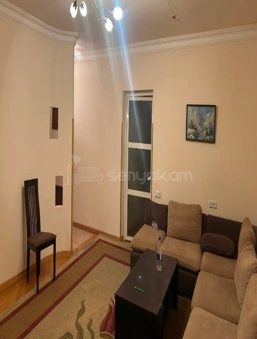 2 Սենյականոց Բնակարան Քարե Շենքում, 100քմ, 5/5 հարկ, Կապիտալ Վերանորոգված, Կահավորված, Արևկող