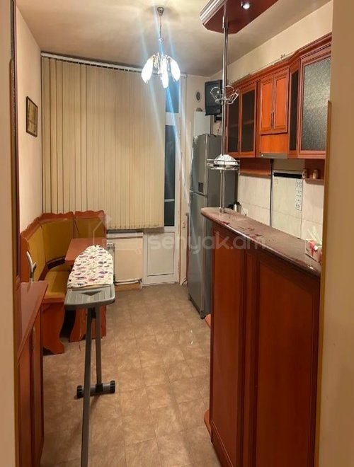 2 Սենյականոց Բնակարան Քարե Շենքում, 100քմ, 5/5 հարկ, Կապիտալ Վերանորոգված, Կահավորված, Արևկող