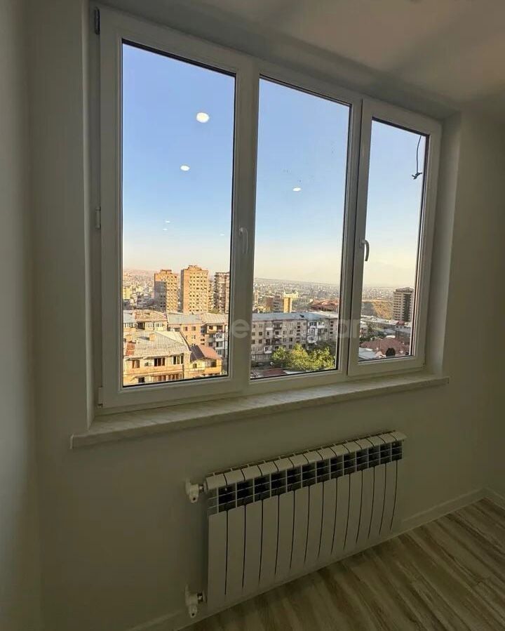 3 Սենյականոց Բնակարան Քարե Շենքում, 70քմ, 9/10 հարկ, Կապիտալ Վերանորոգված