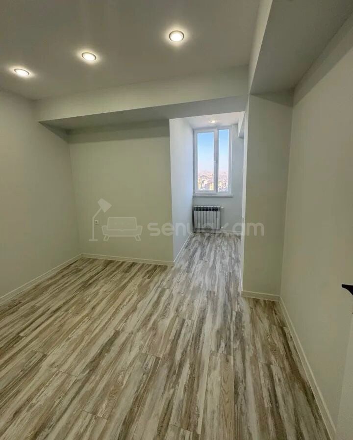 3 Սենյականոց Բնակարան Քարե Շենքում, 70քմ, 9/10 հարկ, Կապիտալ Վերանորոգված