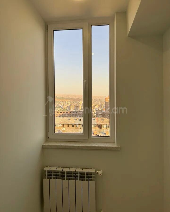 3 Սենյականոց Բնակարան Քարե Շենքում, 70քմ, 9/10 հարկ, Կապիտալ Վերանորոգված