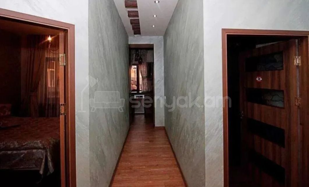 3 Սենյականոց Բնակարան Քարե Շենքում, 71քմ, 5/5 հարկ, Կապիտալ Վերանորոգված