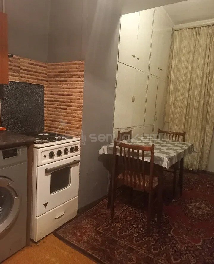 2 Սենյականոց Բնակարան Քարե Շենքում, 63քմ, 2/5 հարկ, Նորմալ Վիճակում