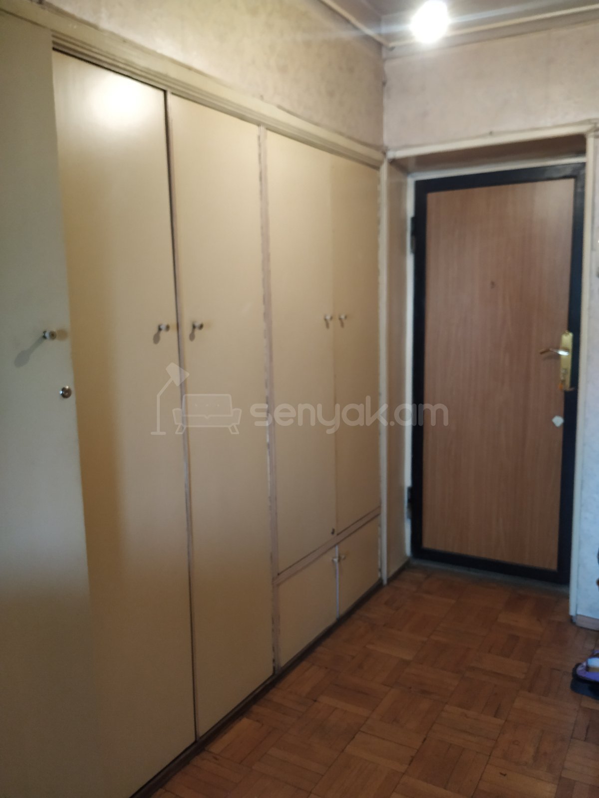 1 Սենյականոց Բնակարան Քարե Շենքում, 48քմ, 4/5 հարկ, Կոսմետիկ Վերանորոգված