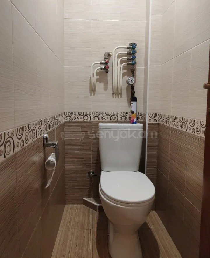 3 Սենյականոց Բնակարան Քարե Շենքում, 104քմ, 4/5 հարկ, Կապիտալ Վերանորոգված