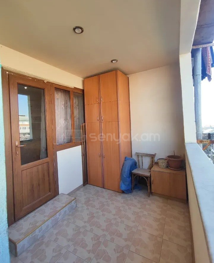 3 Սենյականոց Բնակարան Քարե Շենքում, 104քմ, 4/5 հարկ, Կապիտալ Վերանորոգված