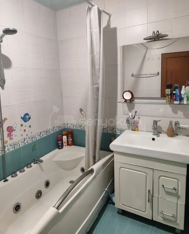 3 Սենյականոց Բնակարան Քարե Շենքում, 104քմ, 4/5 հարկ, Կապիտալ Վերանորոգված