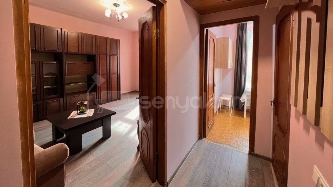 2 Սենյականոց Բնակարան Քարե Շենքում, 40քմ, 2/4 հարկ, Նորմալ Վիճակում, Կահավորված, Արևկող