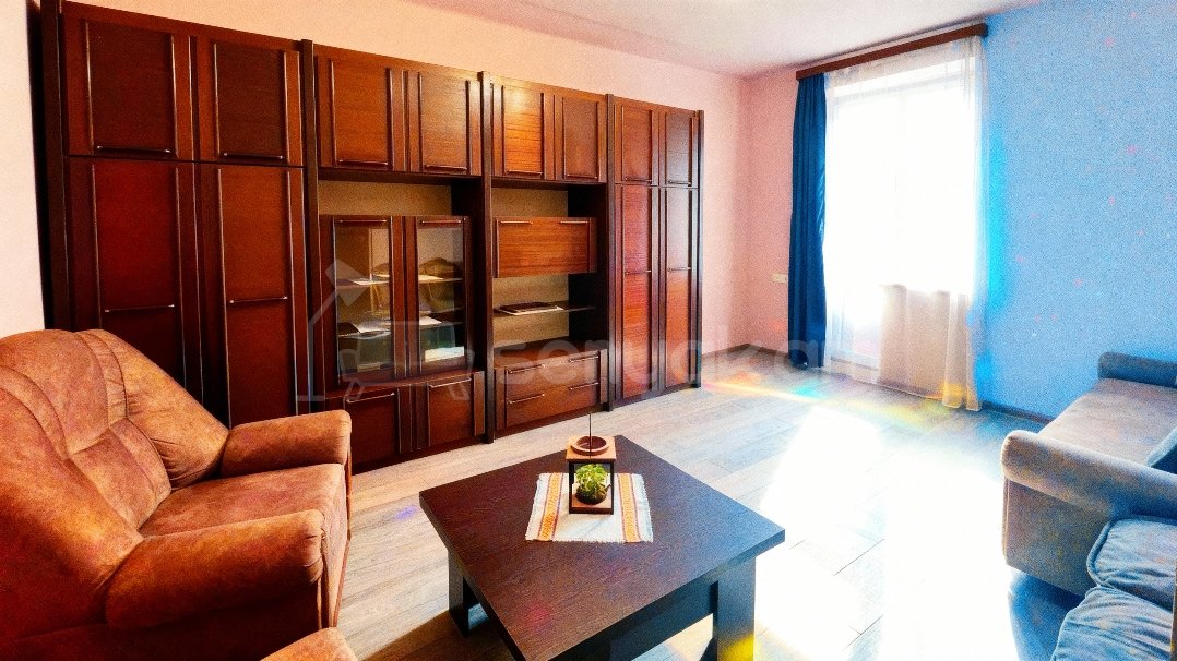 2 Սենյականոց Բնակարան Քարե Շենքում, 40քմ, 2/4 հարկ, Նորմալ Վիճակում, Կահավորված, Արևկող