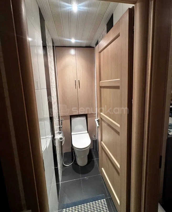 3 Սենյականոց Բնակարան Քարե Շենքում, 89քմ, 3/8 հարկ, Կապիտալ Վերանորոգված