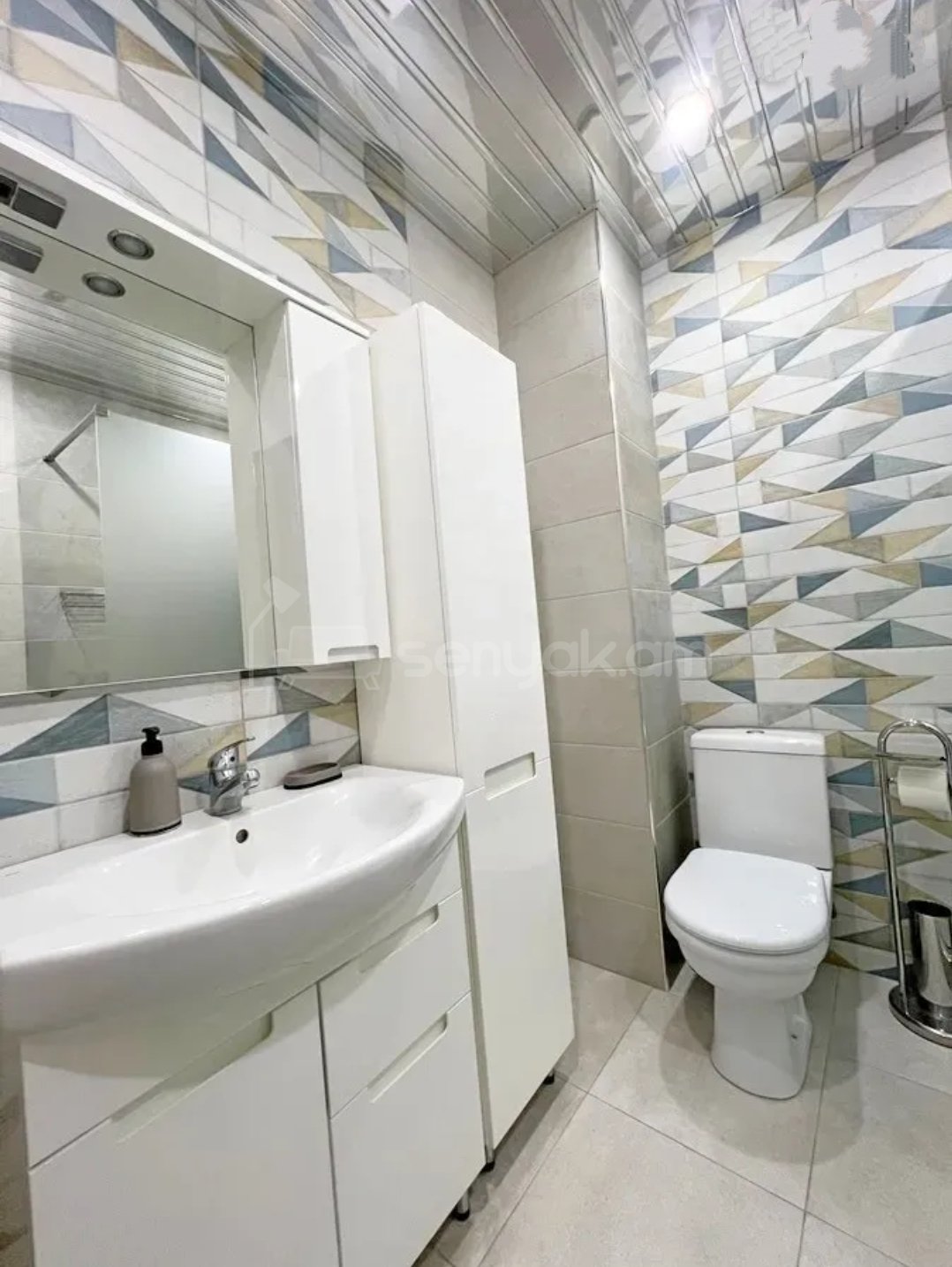 2 Սենյականոց Բնակարան Նորակառույցում, 58քմ, 3/18 հարկ, Կապիտալ Վերանորոգված, Կահավորված