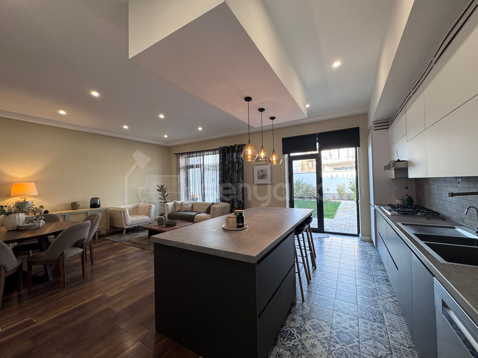 4 Սենյականոց Շքեղ Առանձնատուն, 172քմ, Ավտոտնակով