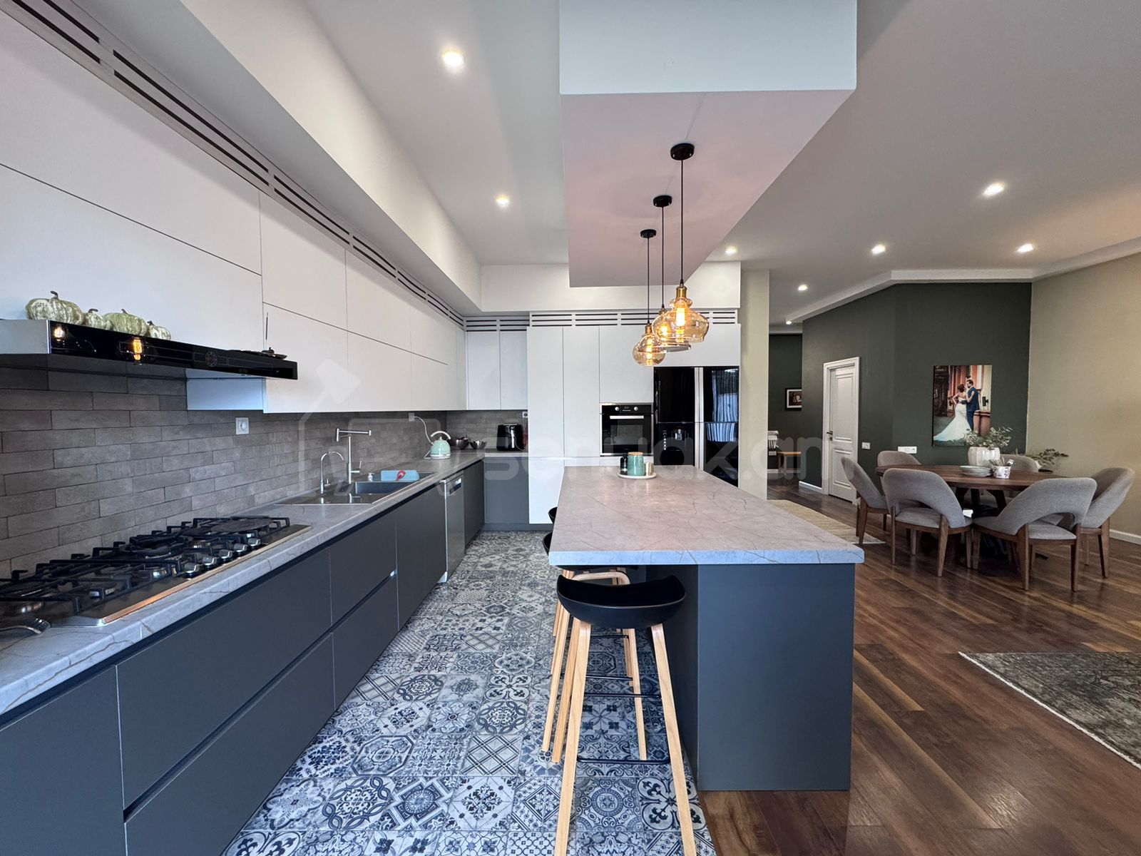 4 Սենյականոց Շքեղ Առանձնատուն, 172քմ, Ավտոտնակով