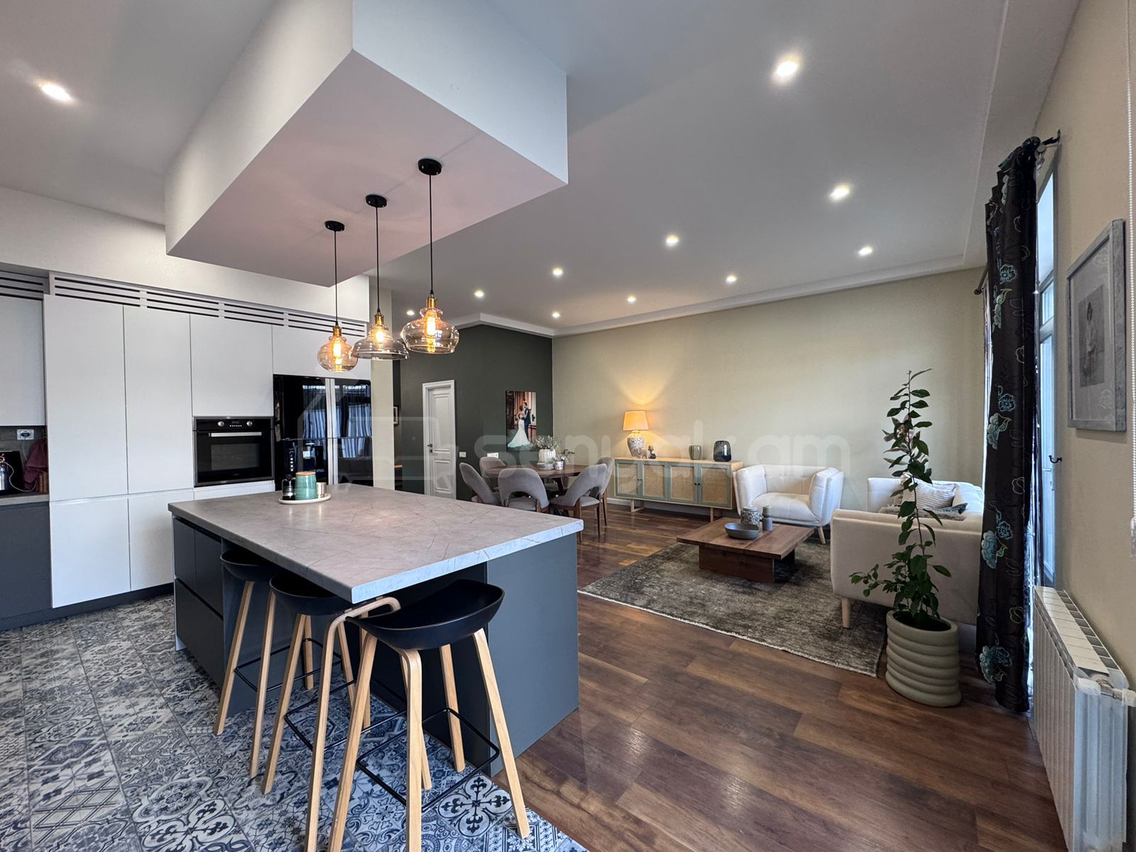 4 Սենյականոց Շքեղ Առանձնատուն, 172քմ, Ավտոտնակով