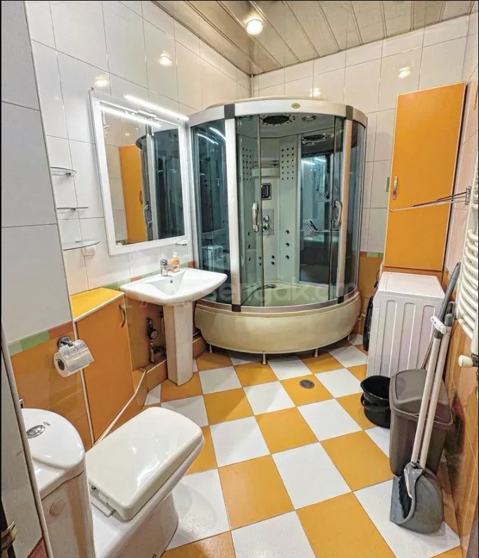 2 Սենյականոց Բնակարան Քարե Շենքում, 50քմ, 4/5 հարկ, Կապիտալ Վերանորոգված