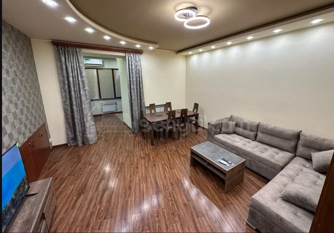 2 Սենյականոց Բնակարան Քարե Շենքում, 50քմ, 4/5 հարկ, Կապիտալ Վերանորոգված