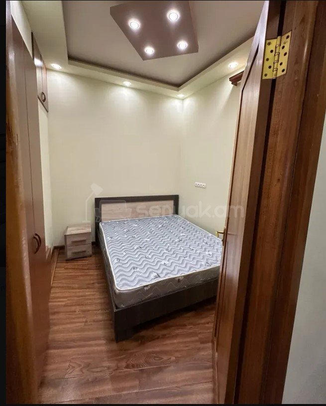 2 Սենյականոց Բնակարան Քարե Շենքում, 50քմ, 4/5 հարկ, Կապիտալ Վերանորոգված