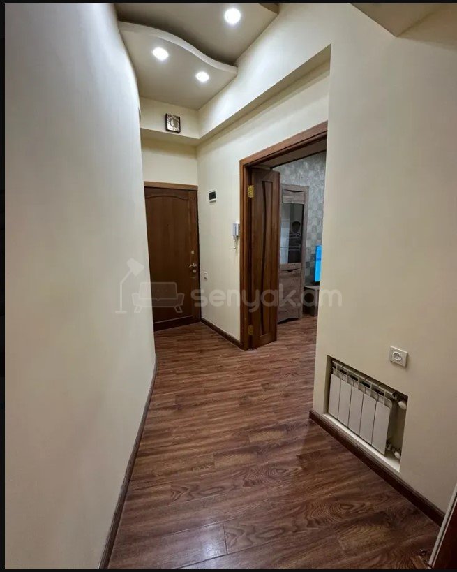 2 Սենյականոց Բնակարան Քարե Շենքում, 50քմ, 4/5 հարկ, Կապիտալ Վերանորոգված