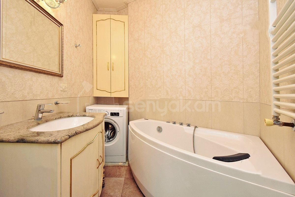 3 Սենյականոց Բնակարան Քարե Շենքում, 90քմ, 5/5 հարկ, Կապիտալ Վերանորոգված, Կահավորված, Արևկող