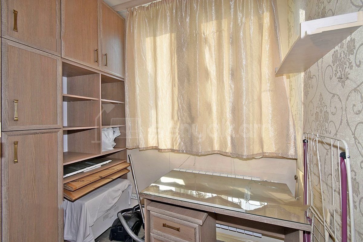 3 Սենյականոց Բնակարան Քարե Շենքում, 90քմ, 5/5 հարկ, Կապիտալ Վերանորոգված, Կահավորված, Արևկող