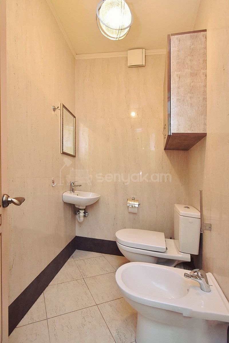 3 Սենյականոց Բնակարան Քարե Շենքում, 90քմ, 5/5 հարկ, Կապիտալ Վերանորոգված, Կահավորված, Արևկող