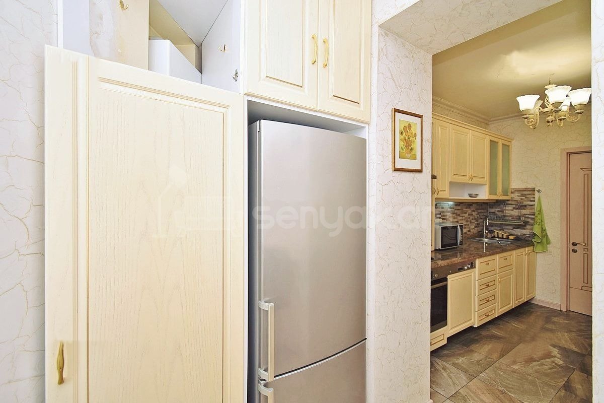 3 Սենյականոց Բնակարան Քարե Շենքում, 90քմ, 5/5 հարկ, Կապիտալ Վերանորոգված, Կահավորված, Արևկող