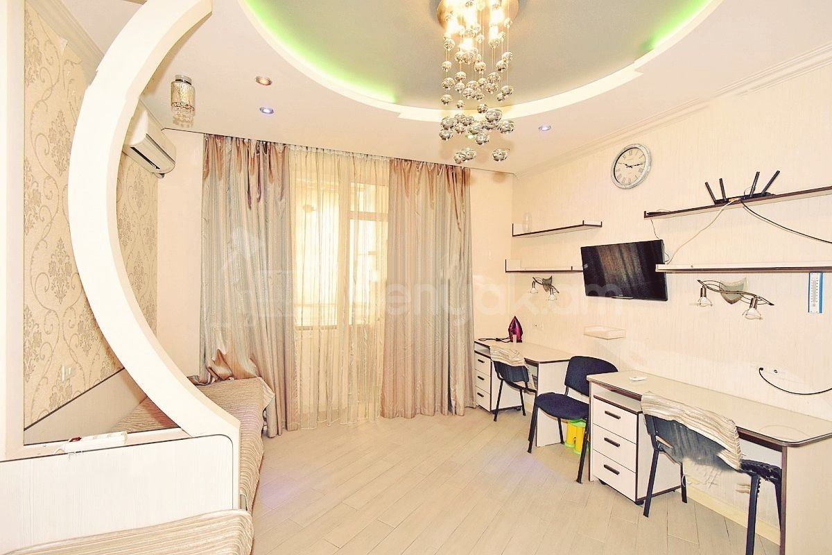 3 Սենյականոց Բնակարան Քարե Շենքում, 90քմ, 5/5 հարկ, Կապիտալ Վերանորոգված, Կահավորված, Արևկող