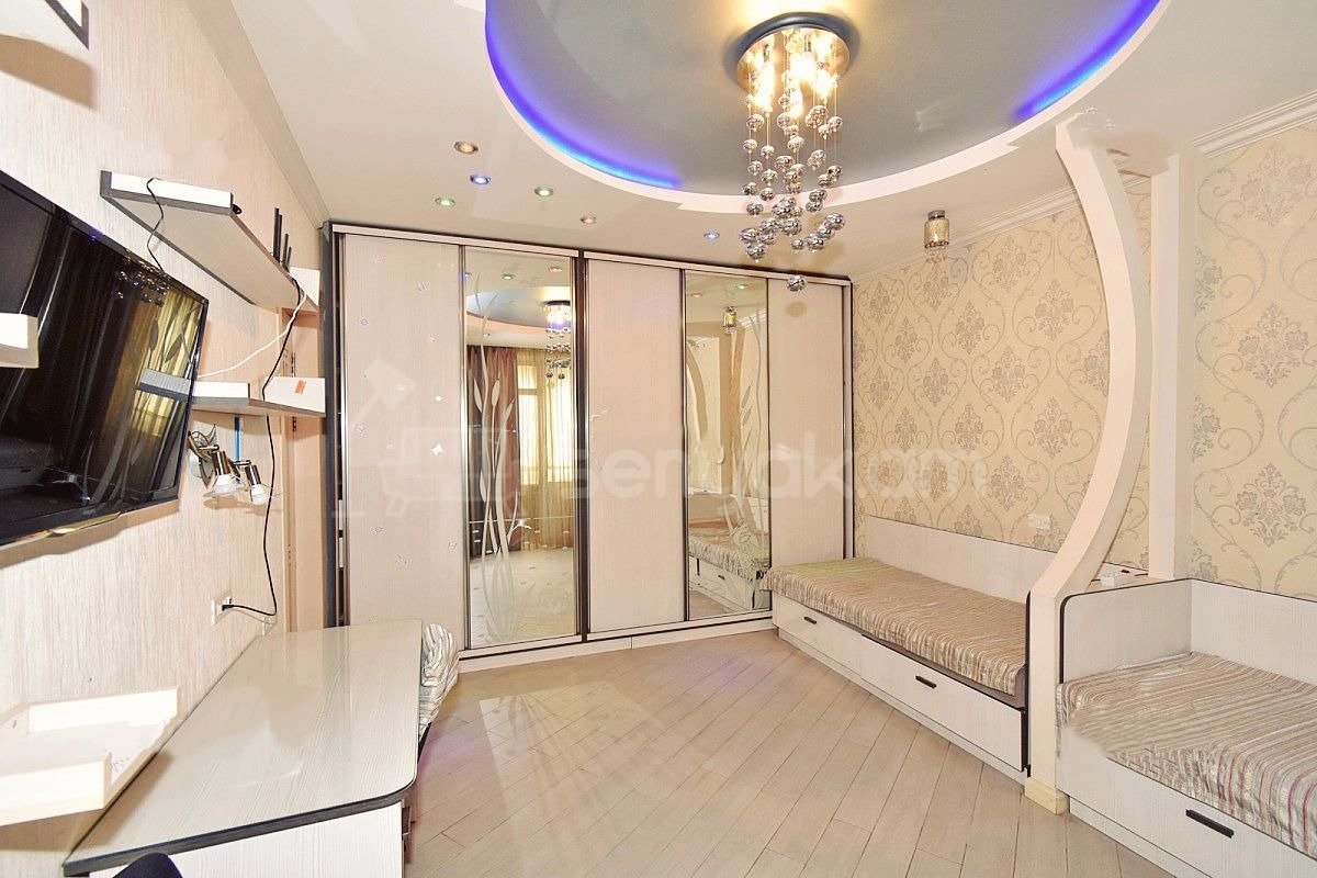 3 Սենյականոց Բնակարան Քարե Շենքում, 90քմ, 5/5 հարկ, Կապիտալ Վերանորոգված, Կահավորված, Արևկող