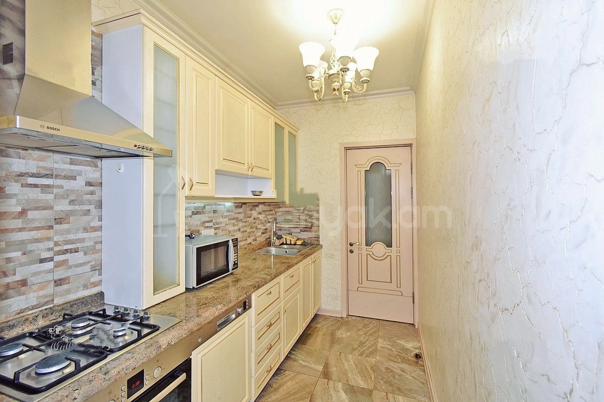 3 Սենյականոց Բնակարան Քարե Շենքում, 90քմ, 5/5 հարկ, Կապիտալ Վերանորոգված, Կահավորված, Արևկող