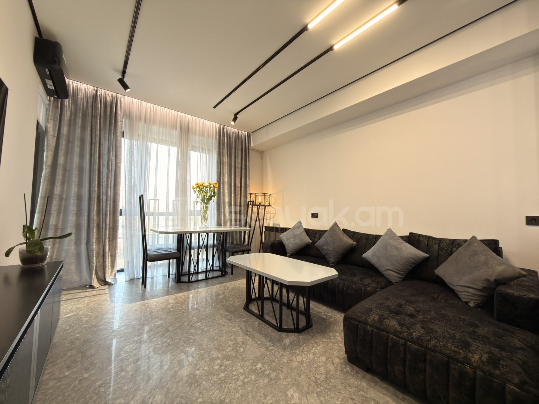 2 Սենյականոց Բնակարան Նորակառույցում, 58քմ, 8/16 հարկ, Դիզայներական Վերանորոգված