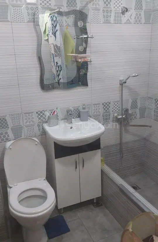 3 Սենյականոց Բնակարան, 75քմ, 2/4 հարկ, Նորմալ Վիճակում