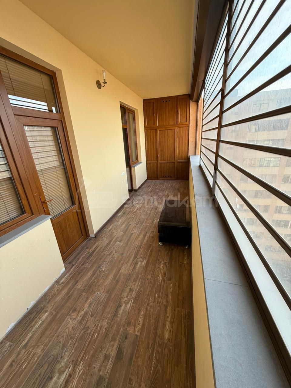 2 Սենյականոց Բնակարան Նորակառույցում, 60քմ, 9/12 հարկ, Կապիտալ Վերանորոգված