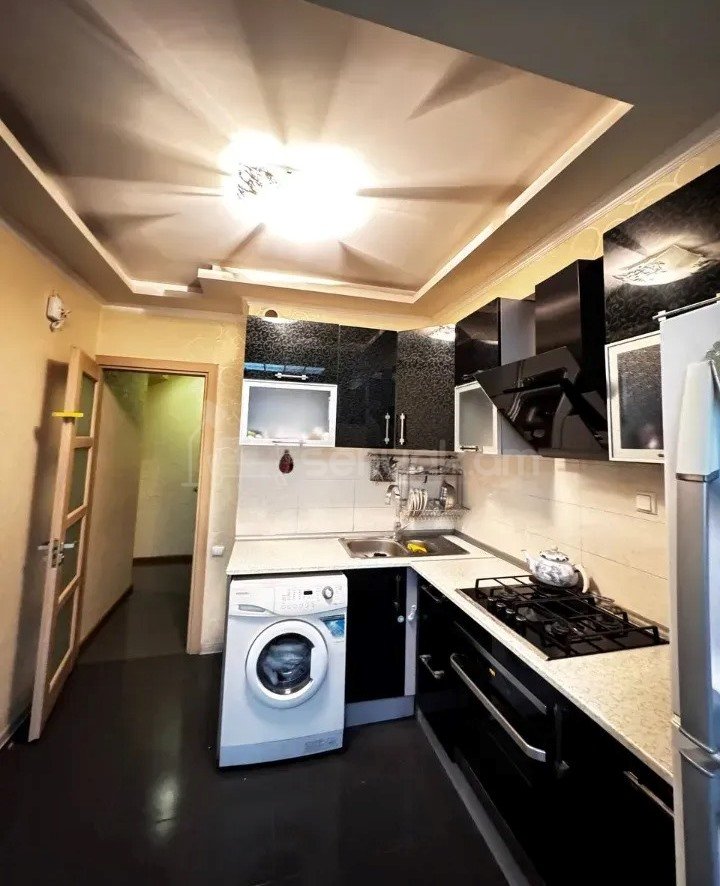 3 Սենյականոց Բնակարան Քարե Շենքում, 89քմ, 3/8 հարկ, Կապիտալ Վերանորոգված