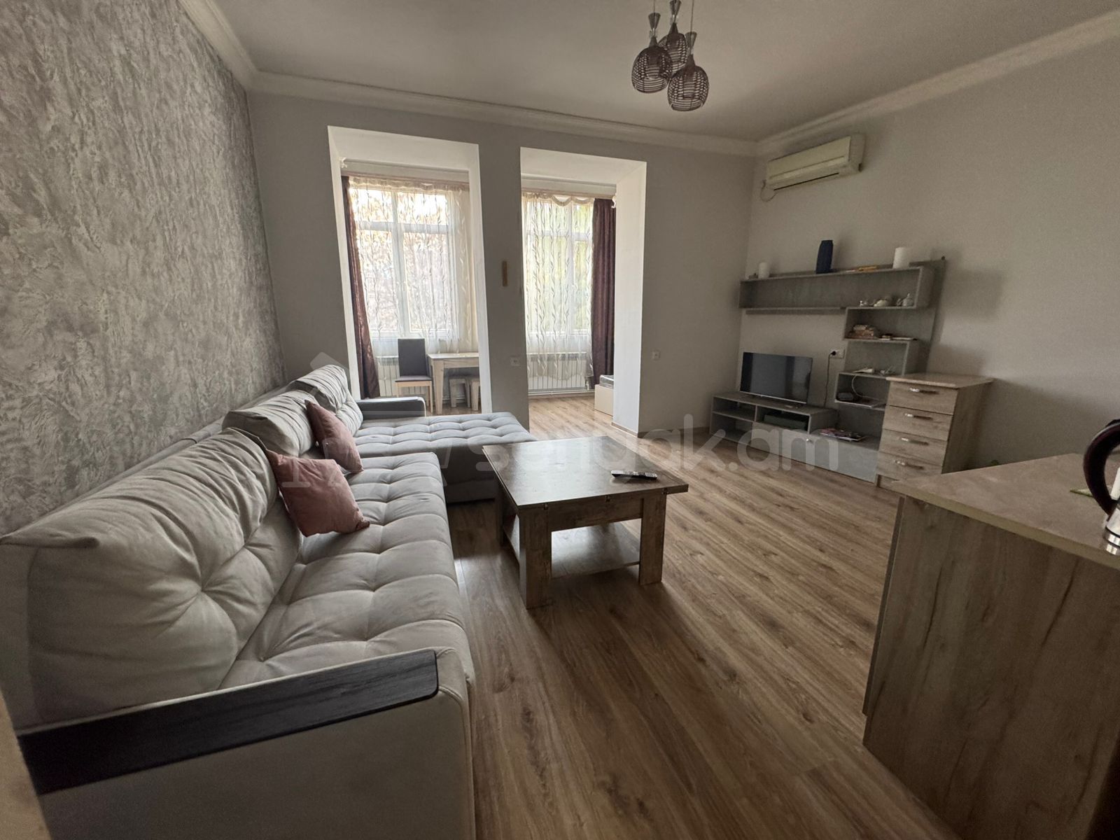 2 Սենյականոց Բնակարան Քարե Շենքում, 60քմ, 2/5 հարկ, Կապիտալ Վերանորոգված, Կահավորված, Արևկող