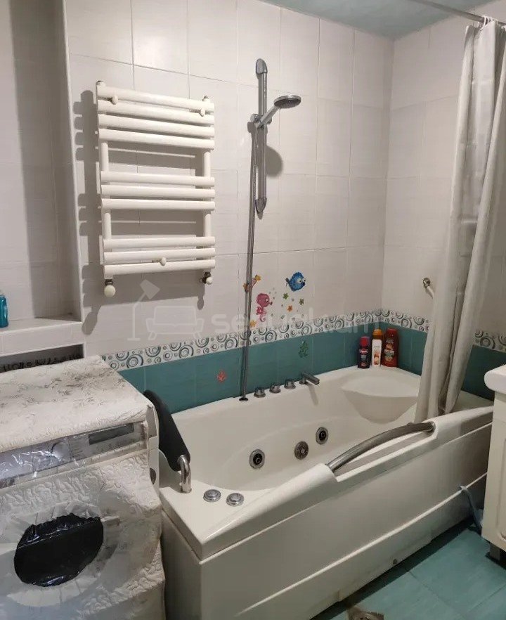 3 Սենյականոց Բնակարան Քարե Շենքում, 104քմ, 4/5 հարկ, Կապիտալ Վերանորոգված