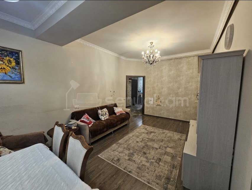 3 Սենյականոց Բնակարան, 77քմ, 2/12 հարկ, Կապիտալ Վերանորոգված