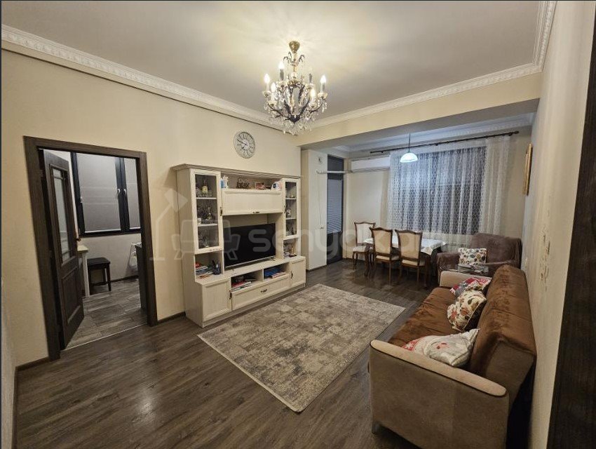 3 Սենյականոց Բնակարան, 77քմ, 2/12 հարկ, Կապիտալ Վերանորոգված