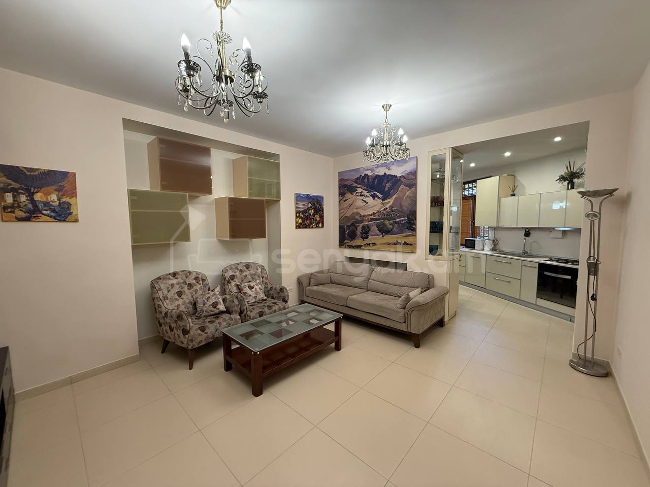 4 Սենյականոց Բնակարան Քարե Շենքում, 90քմ, 2/5 հարկ, Դիզայներական Վերանորոգված, Կահավորված, Արևկող