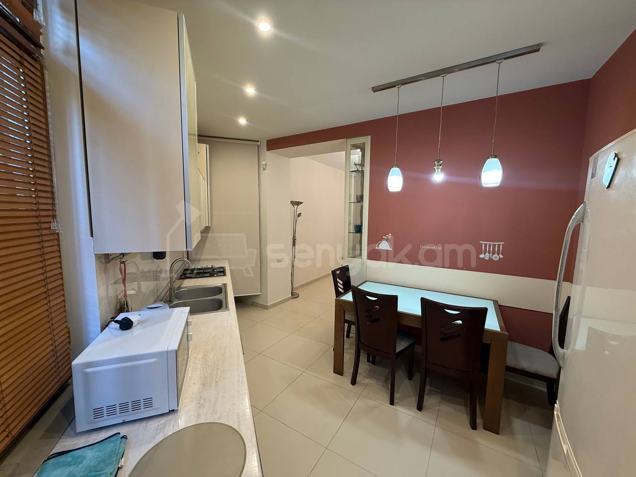 4 Սենյականոց Բնակարան Քարե Շենքում, 90քմ, 2/5 հարկ, Դիզայներական Վերանորոգված, Կահավորված, Արևկող