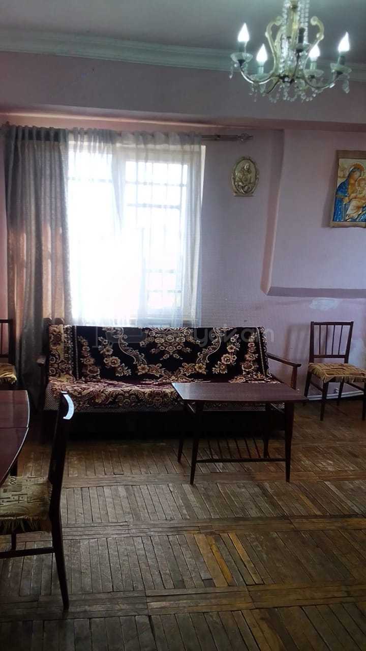 2 Սենյականոց Բնակարան, 65քմ, 9/10 հարկ, Նորմալ Վիճակում, Մասամբ Կահավորված