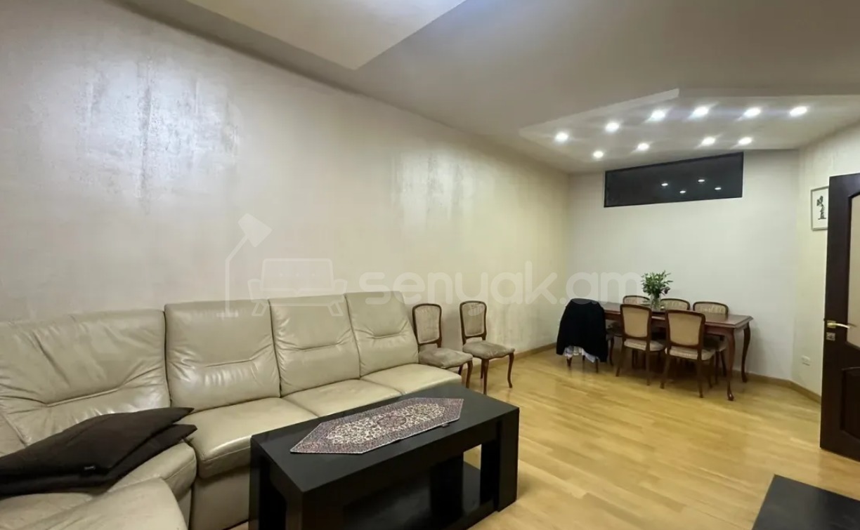 4 Սենյականոց Բնակարան Քարե Շենքում, 160քմ, 4/4 հարկ, Կապիտալ Վերանորոգված