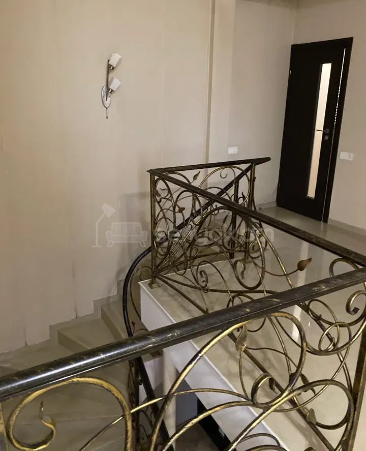 4 Սենյականոց Սեփական Տուն, 420քմ, Կապիտալ Վերանորոգված