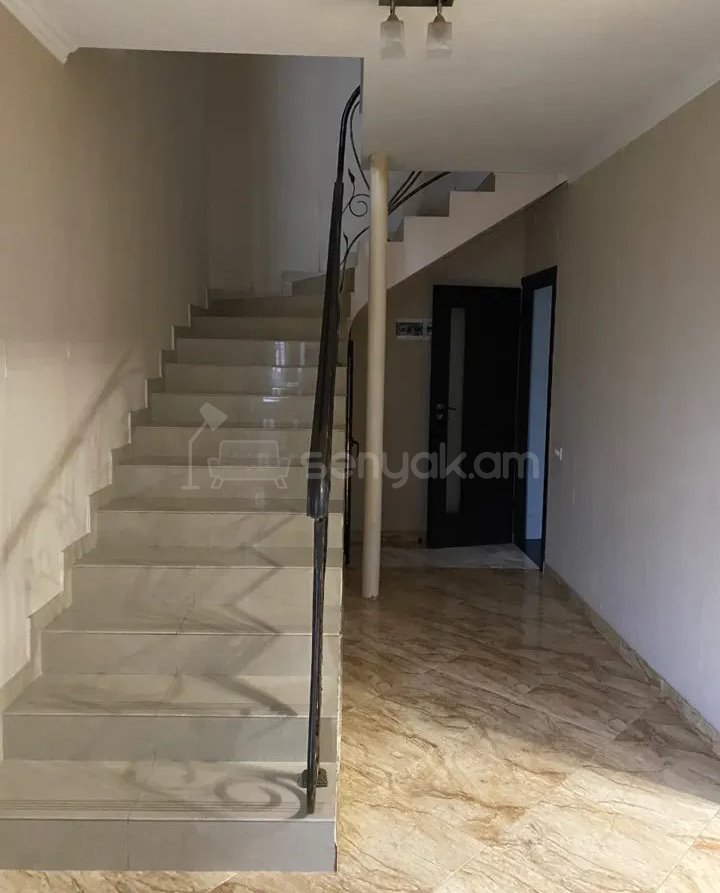 4 Սենյականոց Սեփական Տուն, 420քմ, Կապիտալ Վերանորոգված