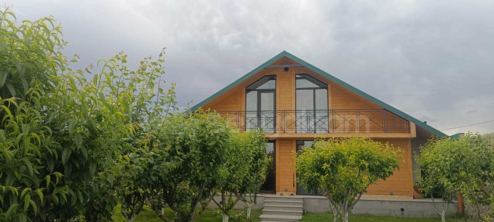 6 Սենյականոց Ամառանոց, 200քմ, Կահավորված, Լողավազանով, Ավտոտնակով