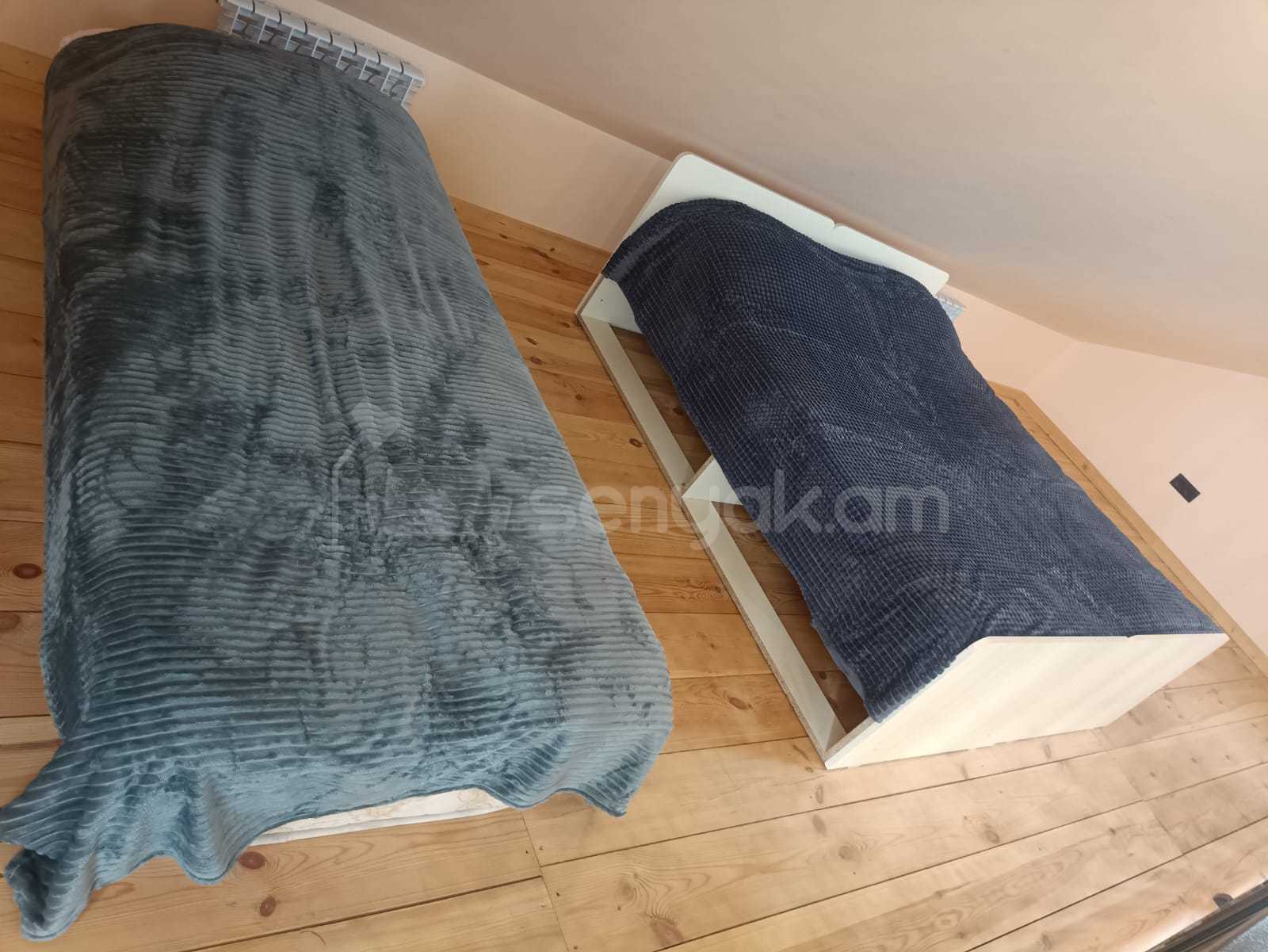 6 Սենյականոց Ամառանոց, 200քմ, Կահավորված, Լողավազանով, Ավտոտնակով