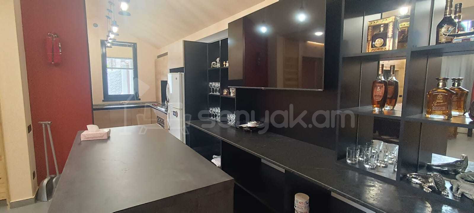 6 Սենյականոց Ամառանոց, 200քմ, Կահավորված, Լողավազանով, Ավտոտնակով